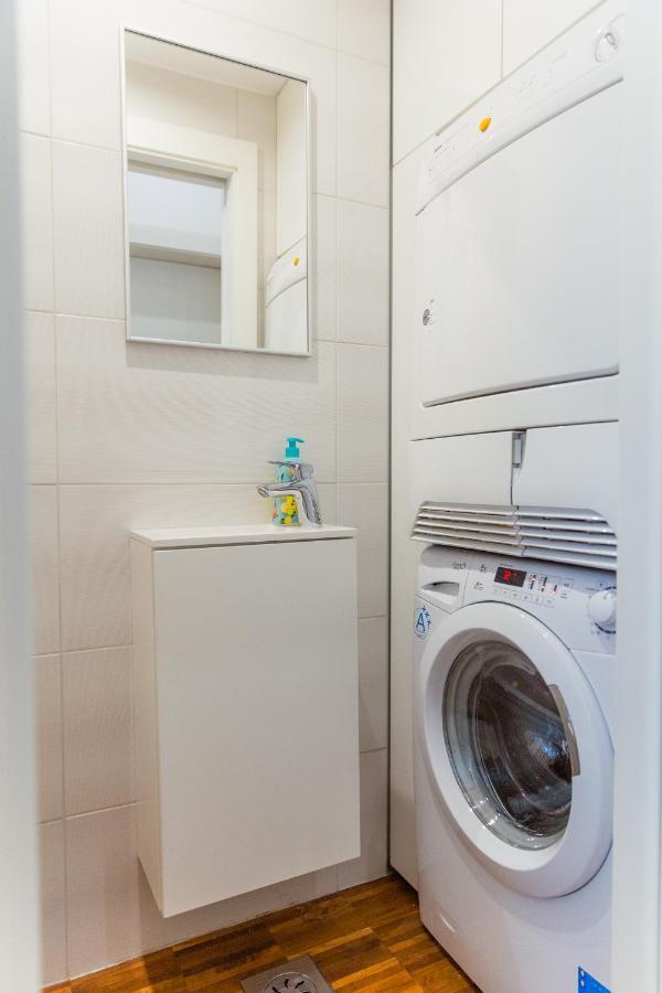Top Location City Centre Condo In Historic Building With Free Garage Parking Liubliana Exterior foto