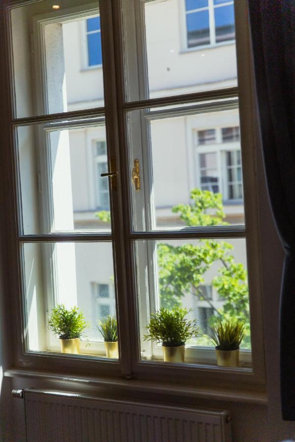 Top Location City Centre Condo In Historic Building With Free Garage Parking Liubliana Exterior foto